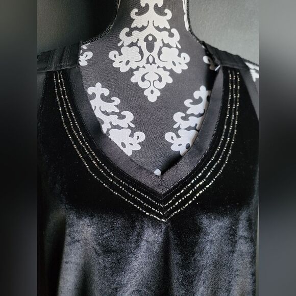 Abercrombie and Fitch Black Velvet Beaded Trim Cross Back Tank Top Sz M - Picture 3 of 9